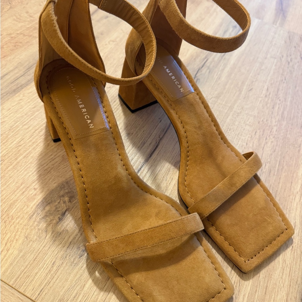Good American Square Toe Suede Ankle Strap Block Heels Sandal Amber